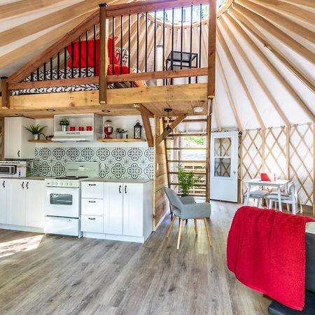 Yourtes Glamping Du Poisson Blanc Notre-Dame-du-Laus 외부 사진