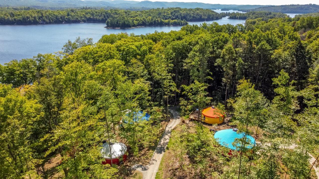 Yourtes Glamping Du Poisson Blanc Notre-Dame-du-Laus 외부 사진