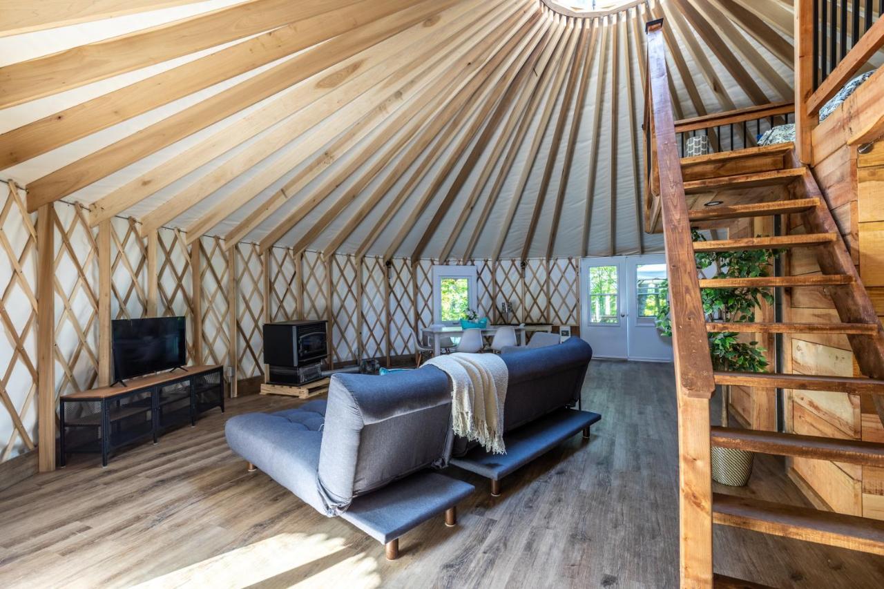 Yourtes Glamping Du Poisson Blanc Notre-Dame-du-Laus 외부 사진